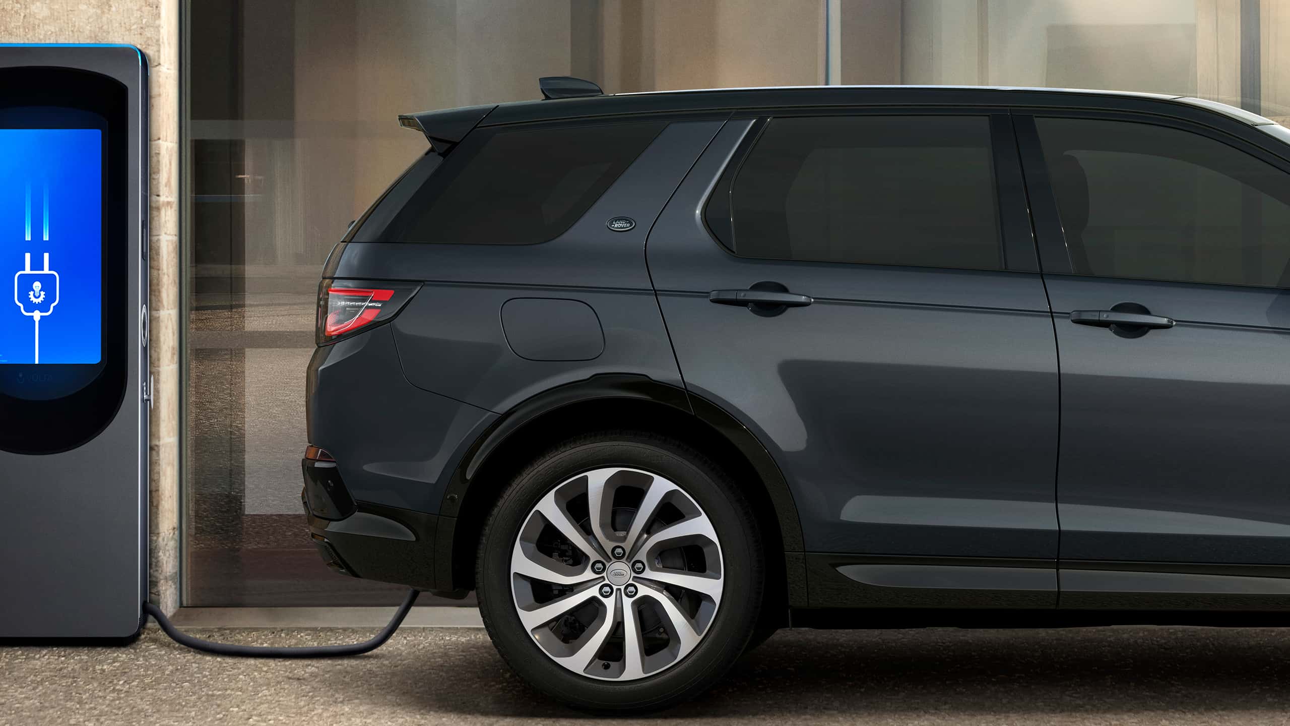 Land rover store discovery battery charging